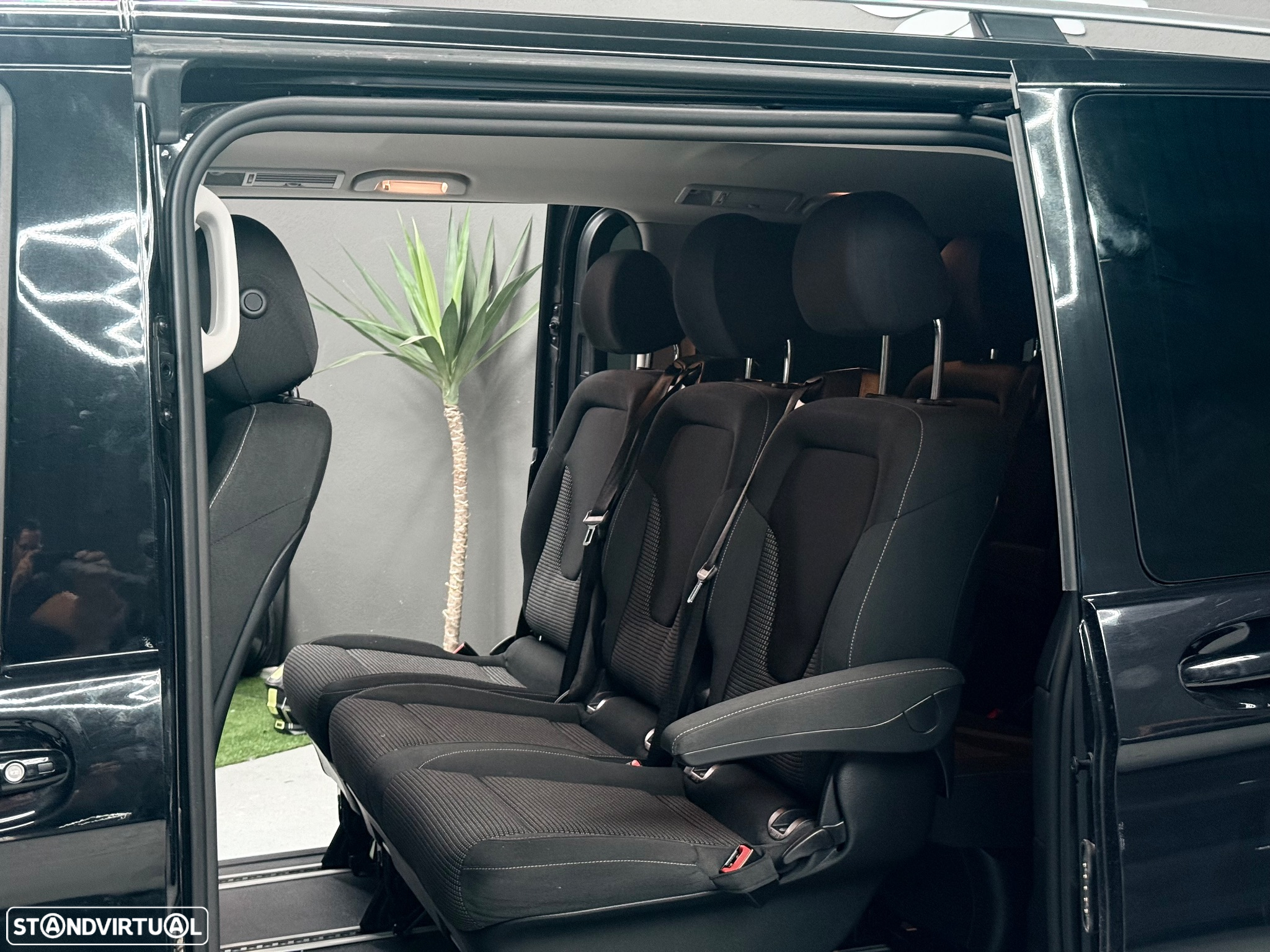 Mercedes-Benz V 300 d Longo Avantgarde - 25
