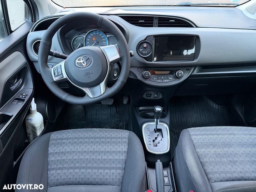 Toyota Yaris 1.5 VVT-i HSD Active - 13
