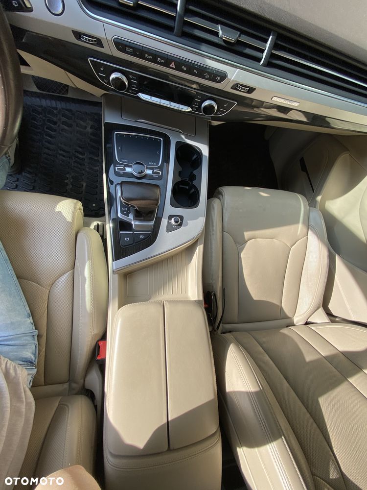 Audi Q7 - 10