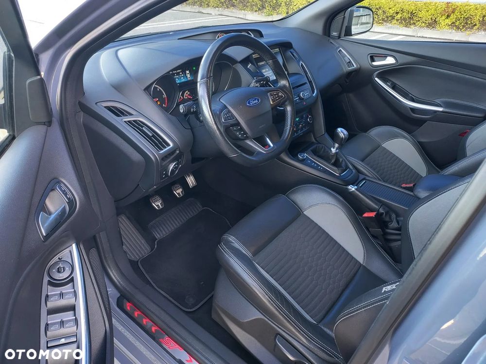 Ford Focus 2.0 TDCi ST - 18
