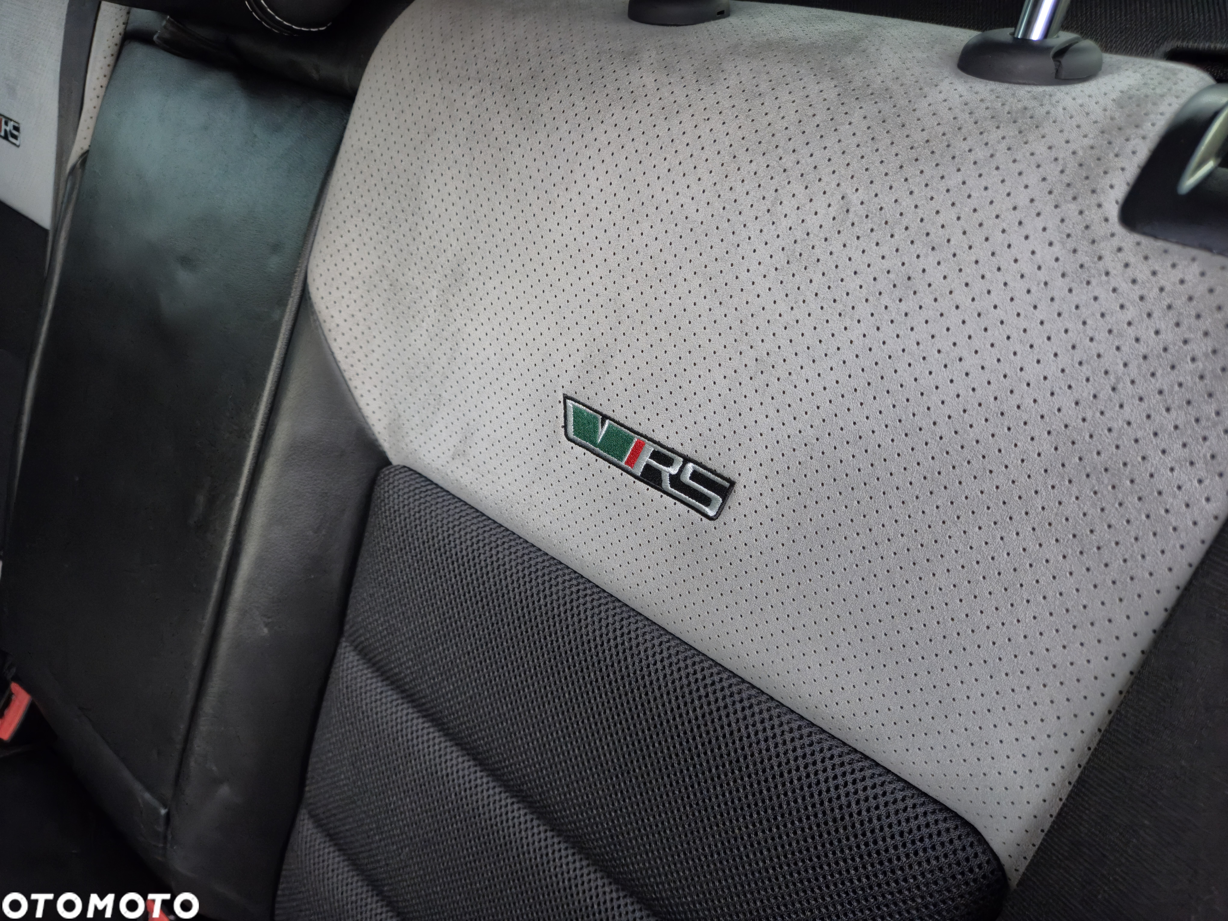 Skoda Octavia Combi 2.0 TSI RS - 27