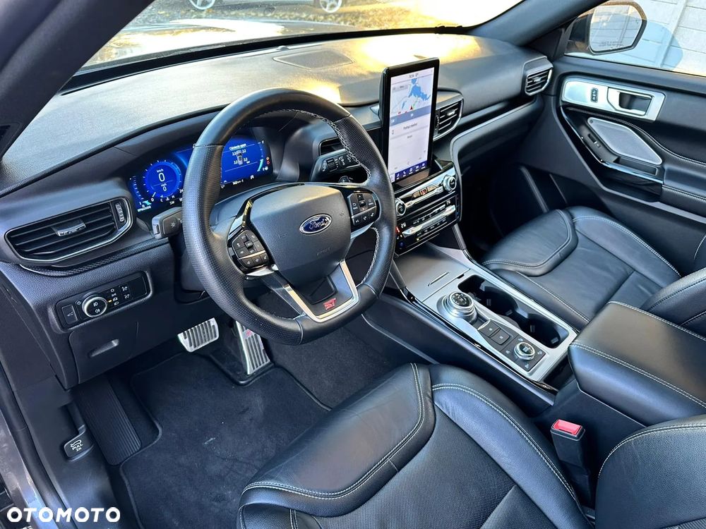 Ford Explorer - 13