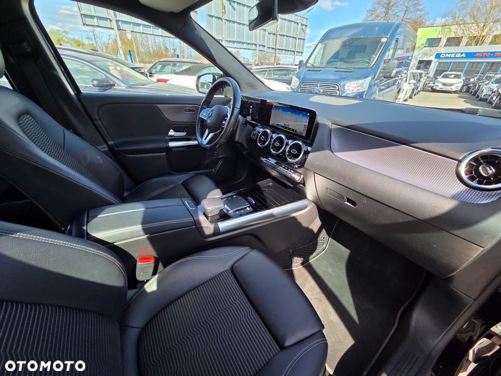 Mercedes-Benz GLA 200 d 8G-DCT - 9