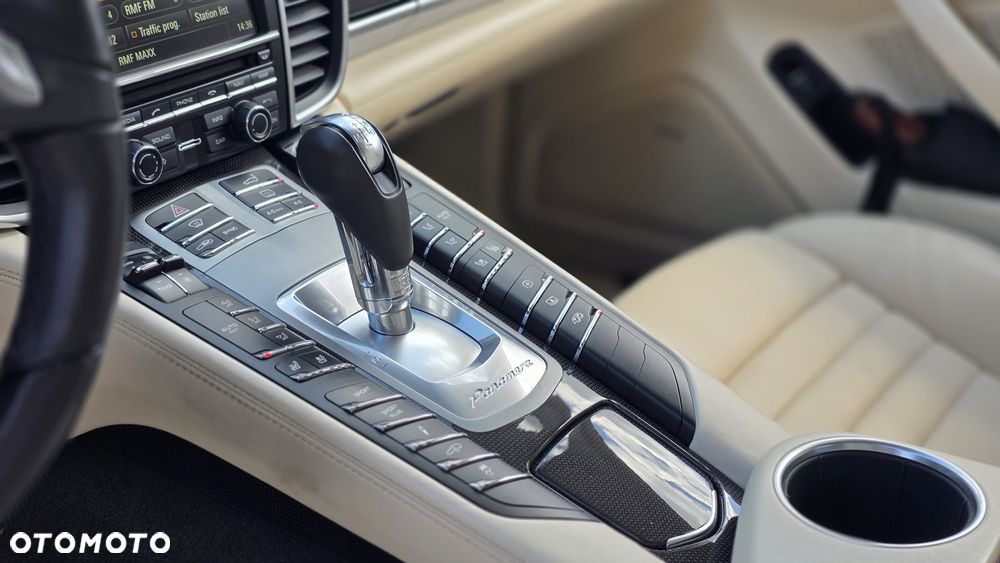Porsche Panamera - 17