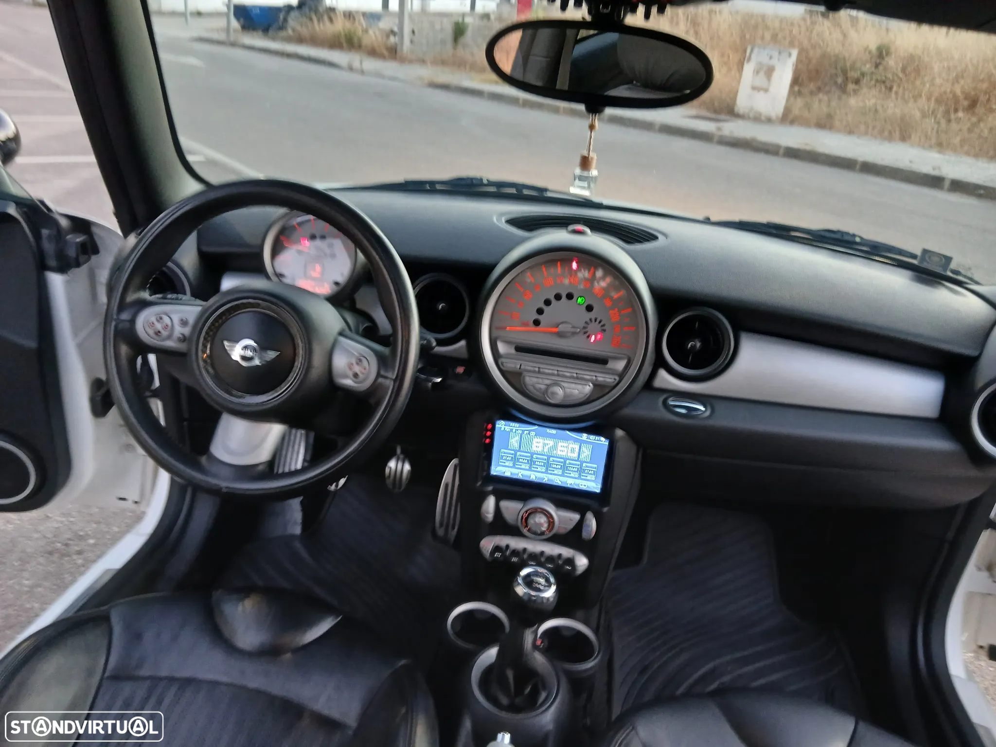 MINI Clubman Cooper D - 11