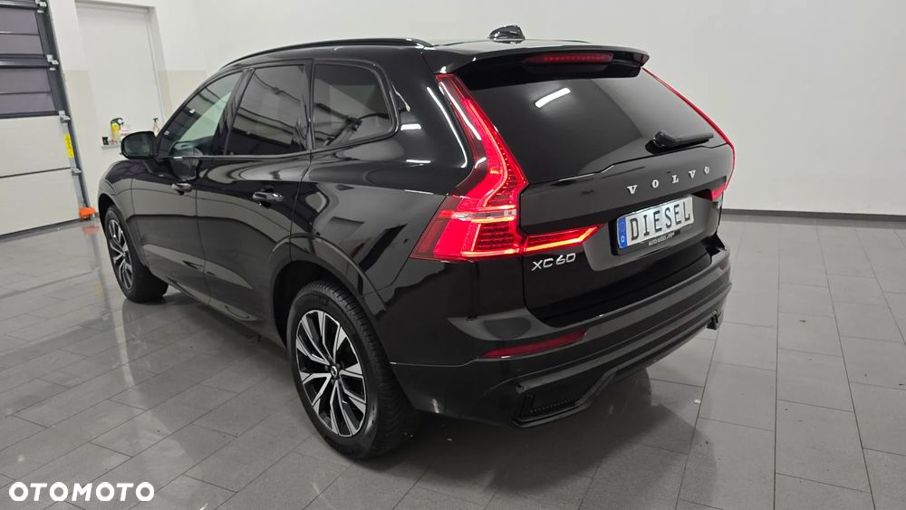 Volvo XC 60 B4 D Plus Dark - 5