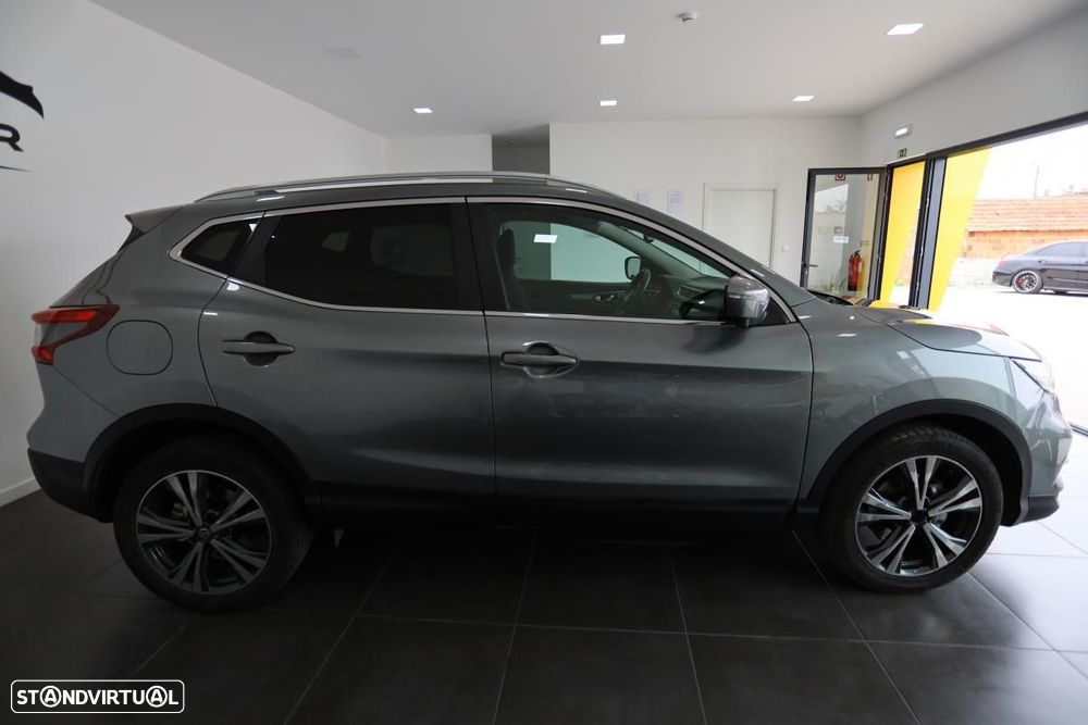 Nissan Qashqai 1.5 dCi N-Connecta - 6