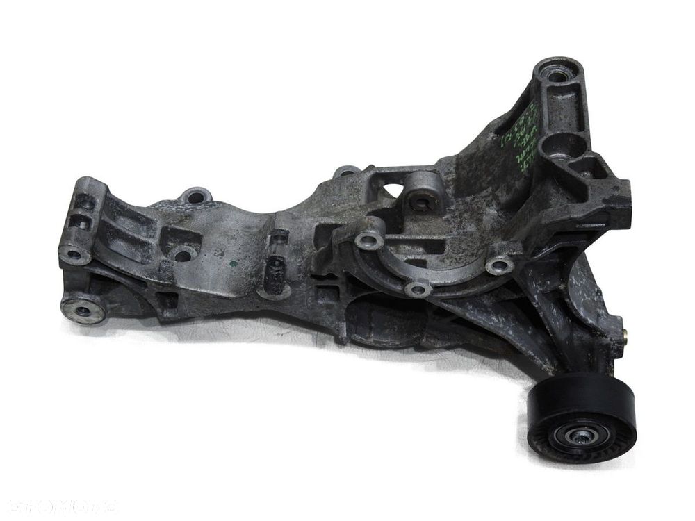 ŁAPA PODSTAWA ALTERNATORA AUDI A4 B7 2.0 TDI - 1