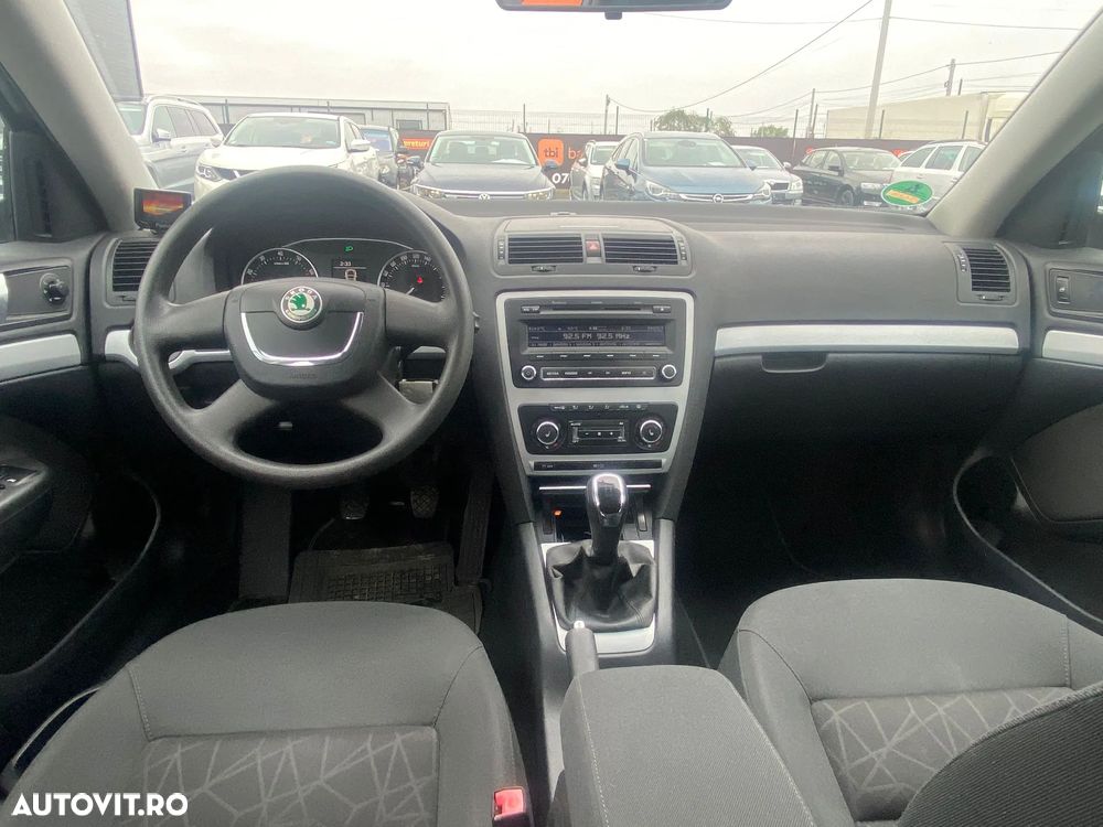 Skoda Octavia 1.4 TSI FAMILY - 8