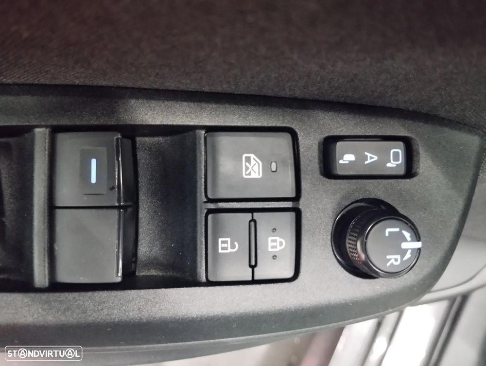 Toyota Yaris 1.5 HDF Luxury - 18