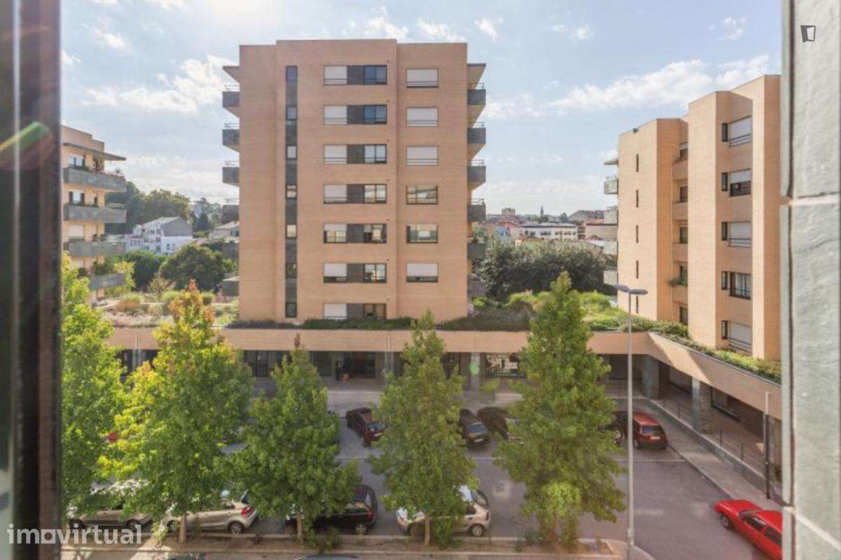 Quarto - localizado em Paranhos Porto - Grande imagem: 2/12