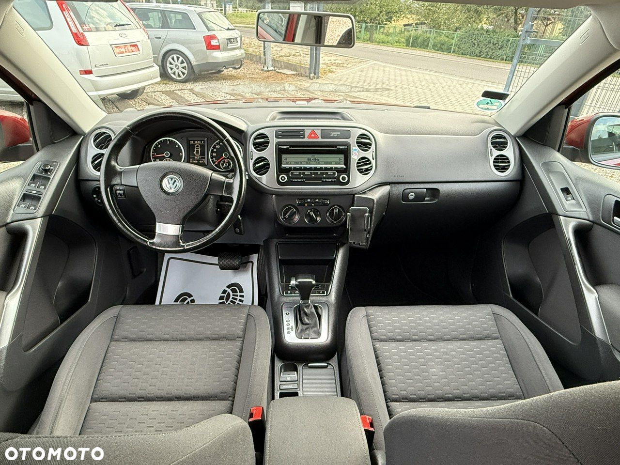 Volkswagen Tiguan - 5