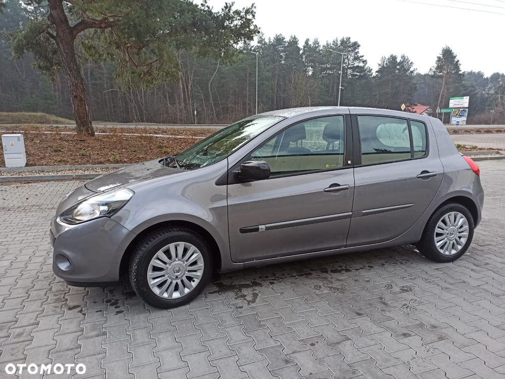 Renault Clio 1.2 16V Life - 6