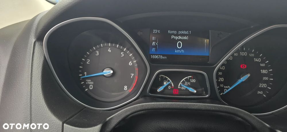 Ford Focus 1.0 EcoBoost Titanium - 27