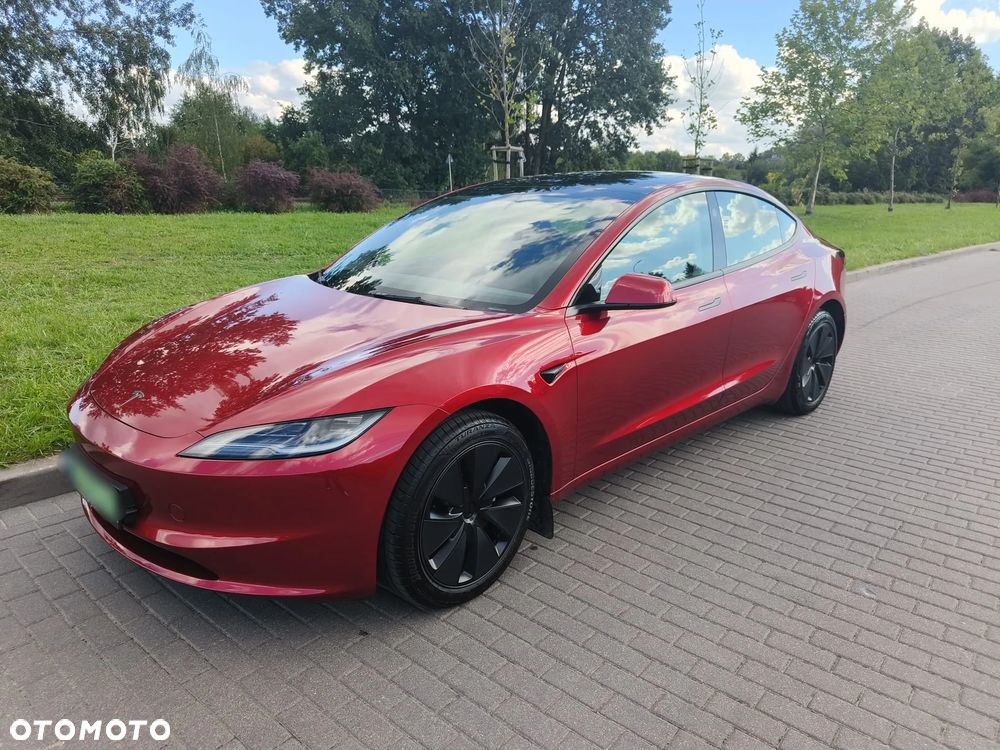 Tesla Model 3 - 1