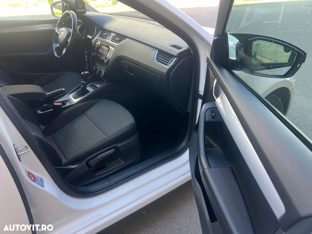 Skoda Octavia 2.0 TDI AMBITION DSG - 11
