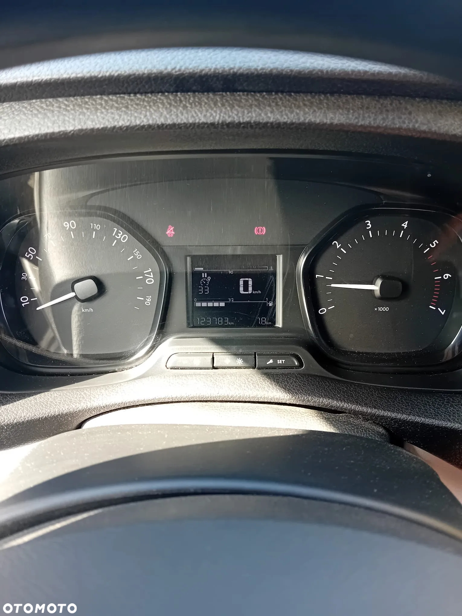 Opel Vivaro - 12