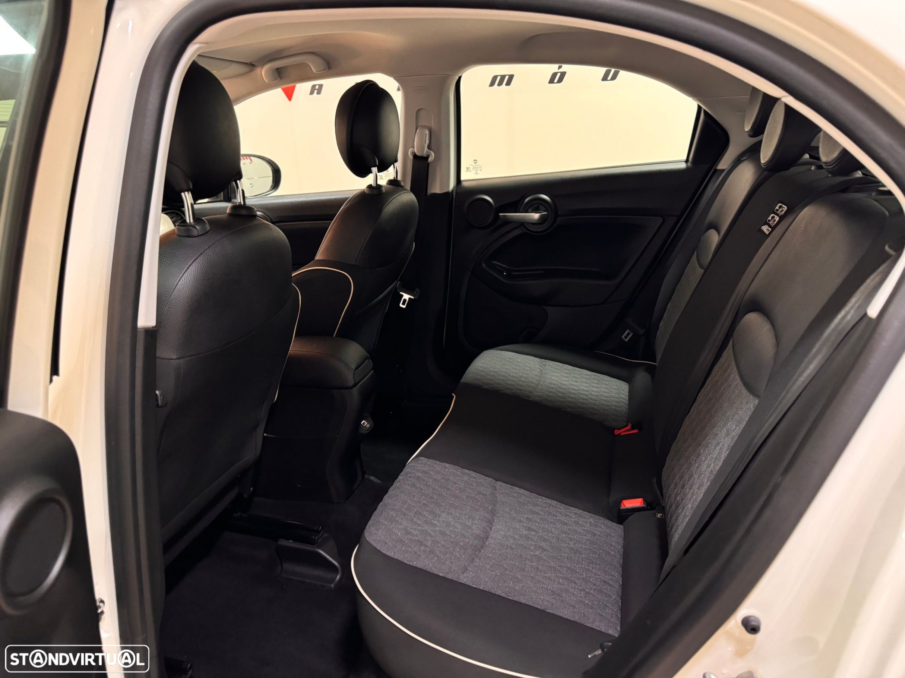 Fiat 500X 1.3 MJ City Cross - 33