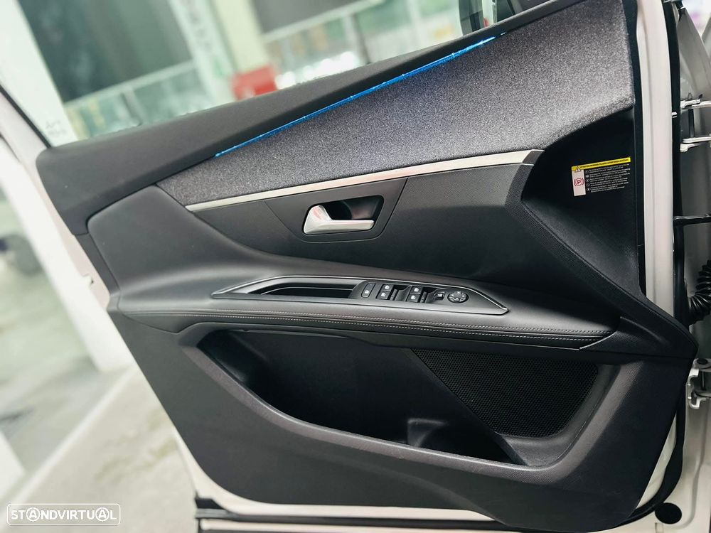 Peugeot 3008 PureTech 130 Stop & Start GPF EAT8 Allure - 47