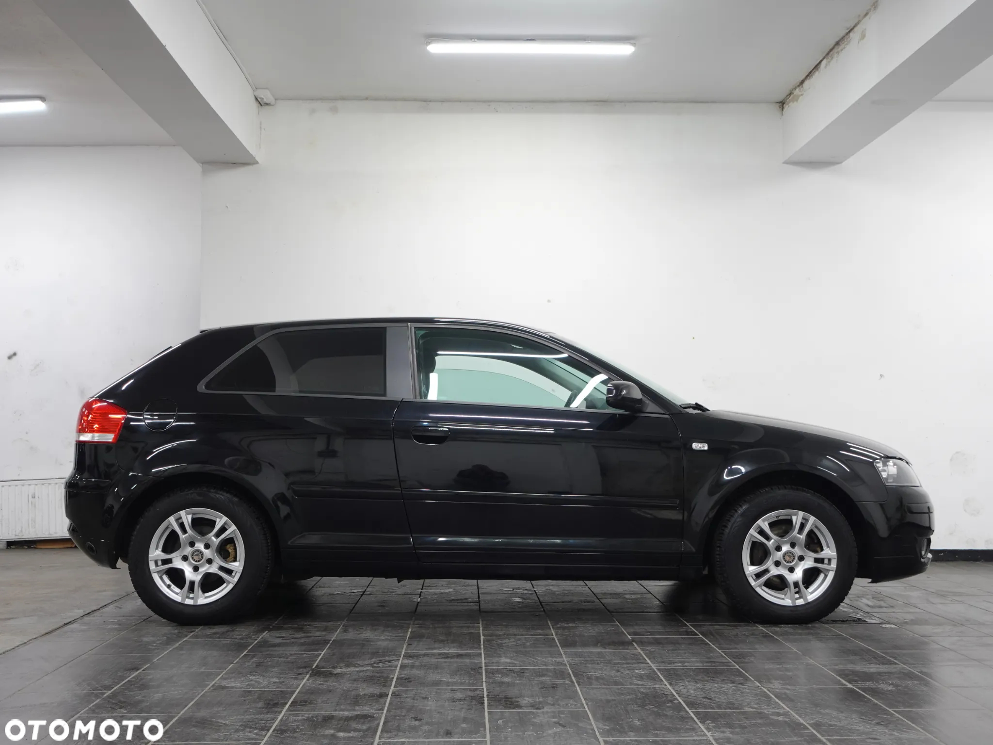 Audi A3 1.6 Ambiente - 11
