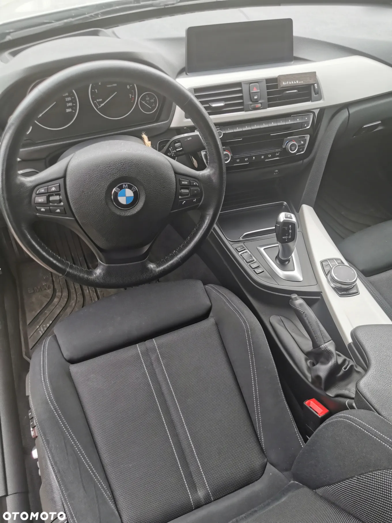 BMW Seria 3 330i xDrive - 12