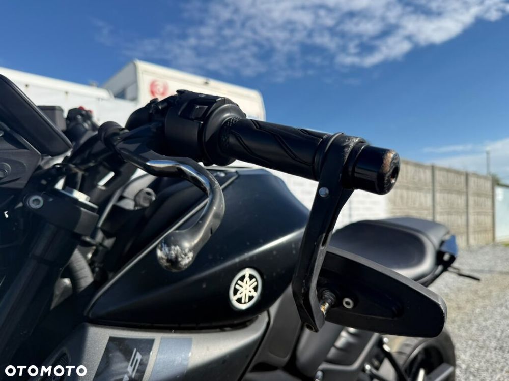 Yamaha MT - 8