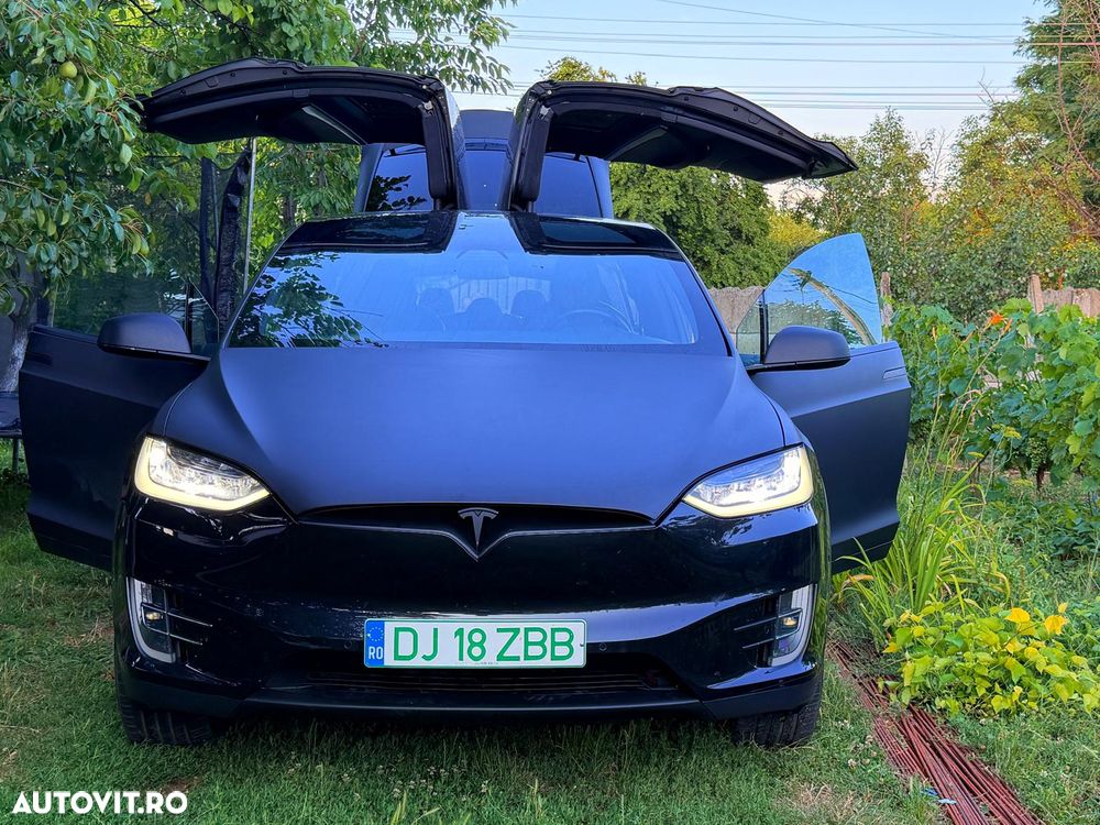 Tesla Model X - 2