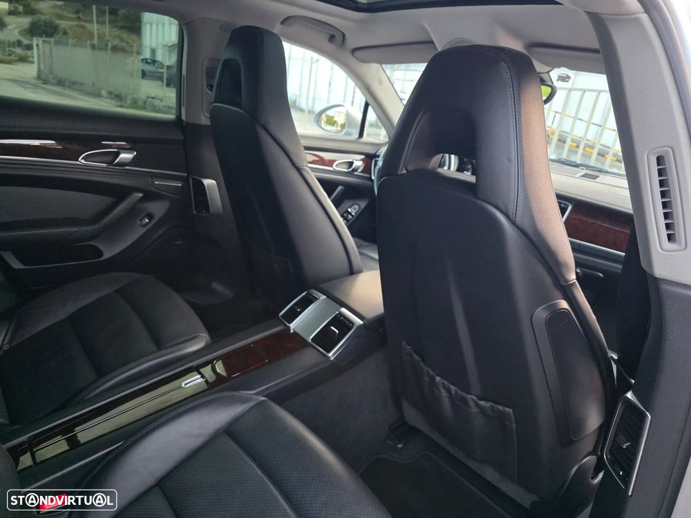 Porsche Panamera 4S PDK - 12