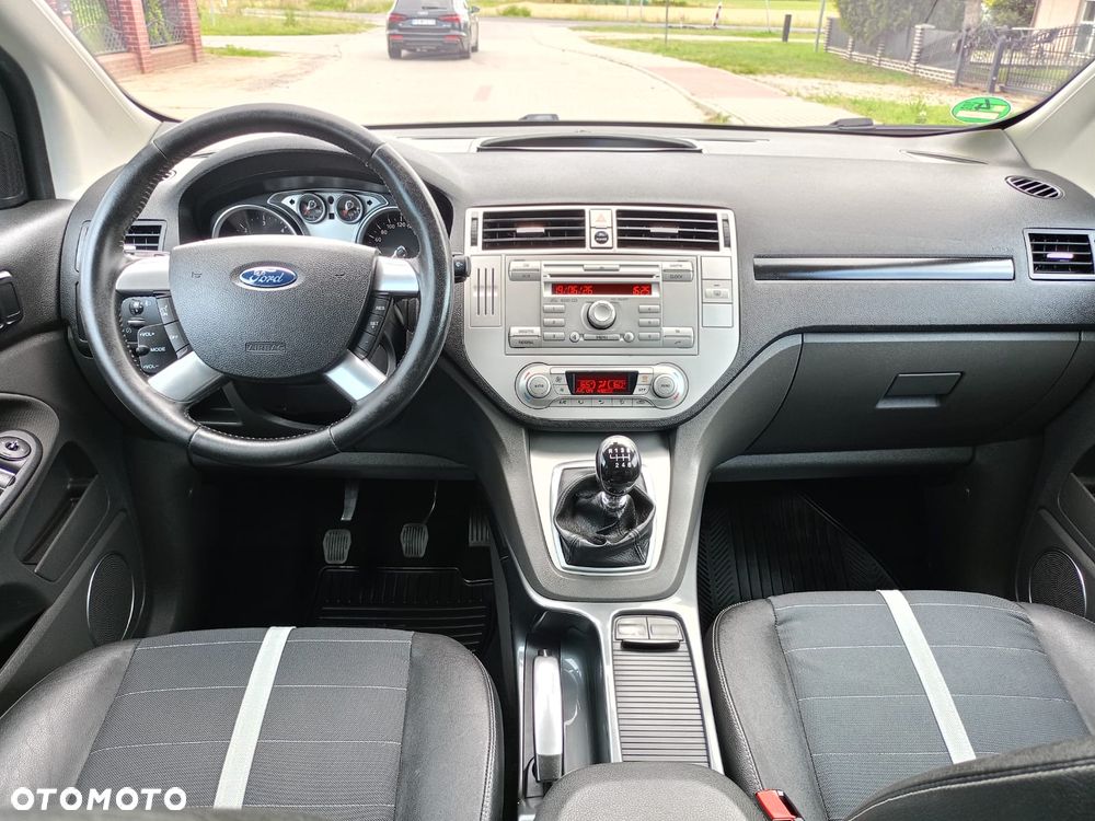Ford Kuga - 10
