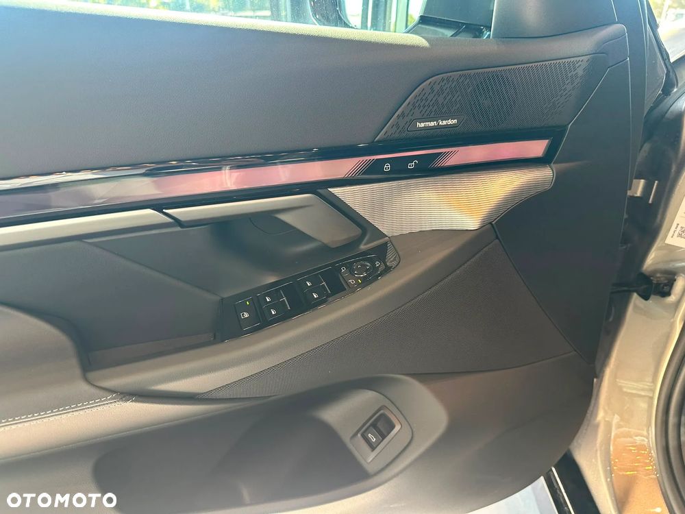 BMW Seria 5 520d xDrive mHEV - 16