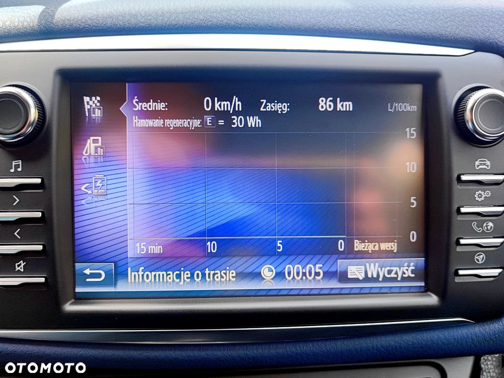 Toyota Yaris Hybrid 100 Selection Platinum - 26