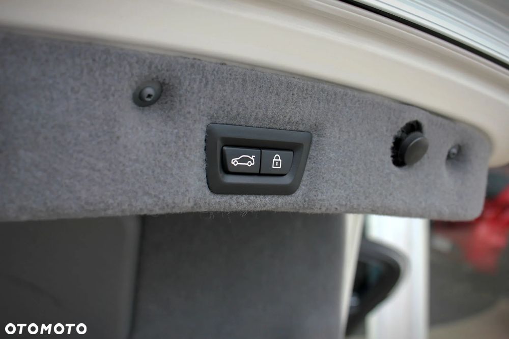 BMW Seria 7 750Li - 22