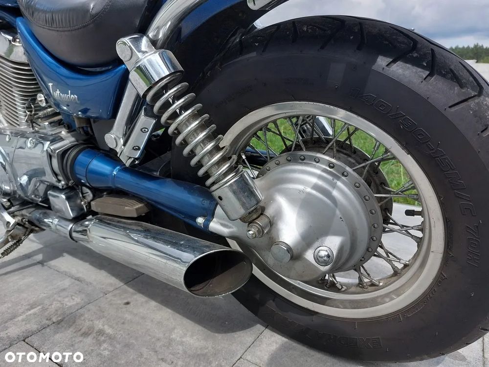 Suzuki Intruder - 16