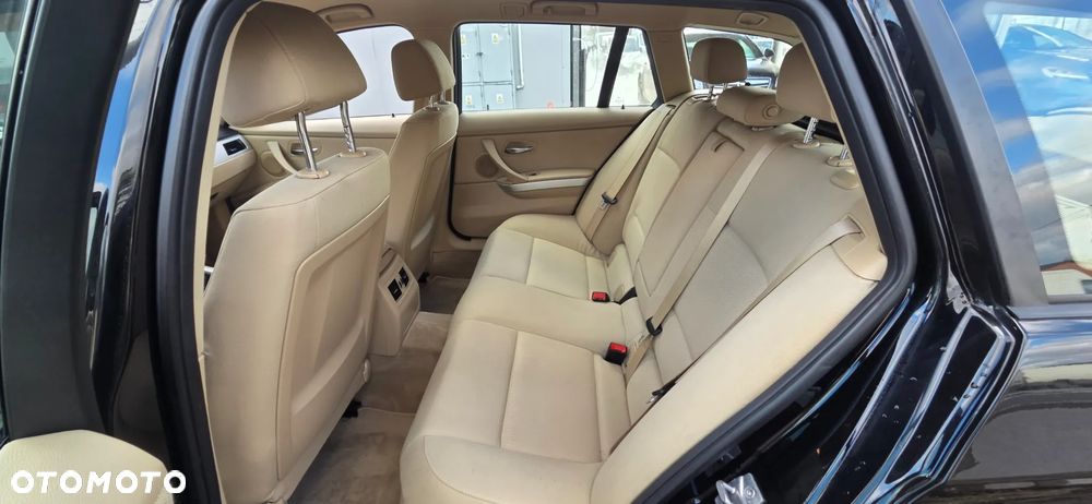 BMW Seria 3 318d DPF Edition Exclusive - 31