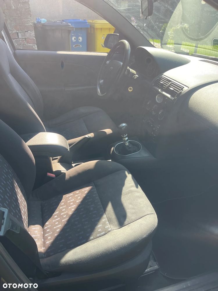 Ford Mondeo 1.8 Trend - 11