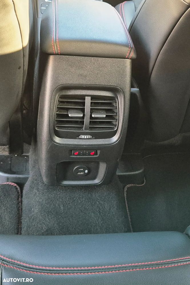 Ford Kuga 2.5 Duratec PHEV ST-LINE X - 17