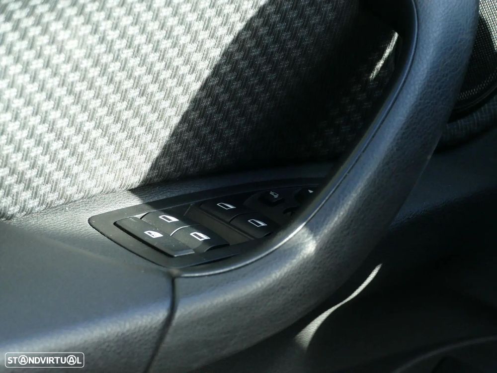 BMW X1 16 d sDrive Advantage - 36