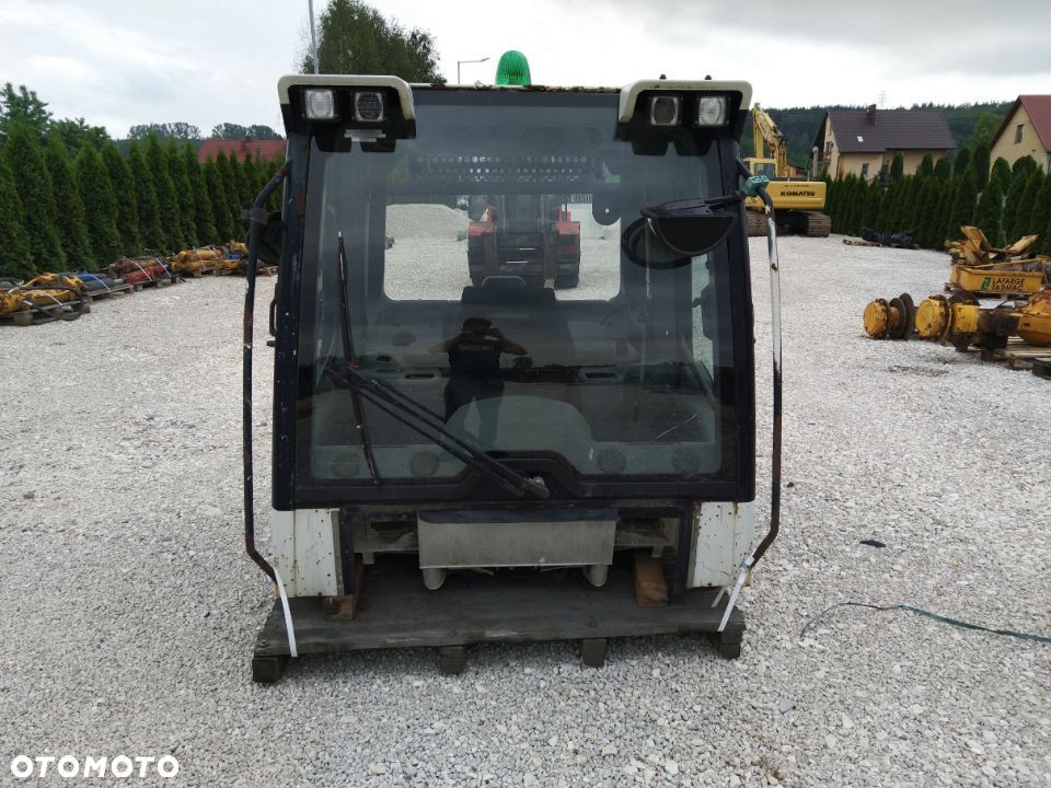 Kabina Liebherr LR634 - 2