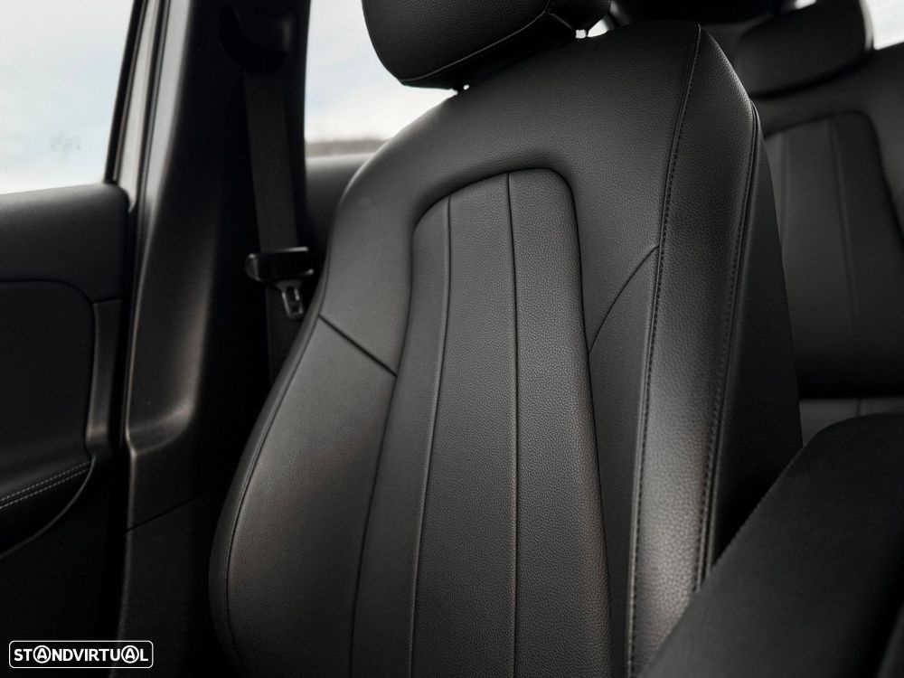 Mercedes-Benz A 250 e Progressive - 11