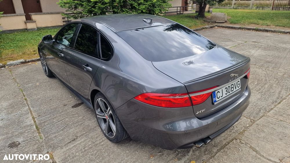 Jaguar XF - 18