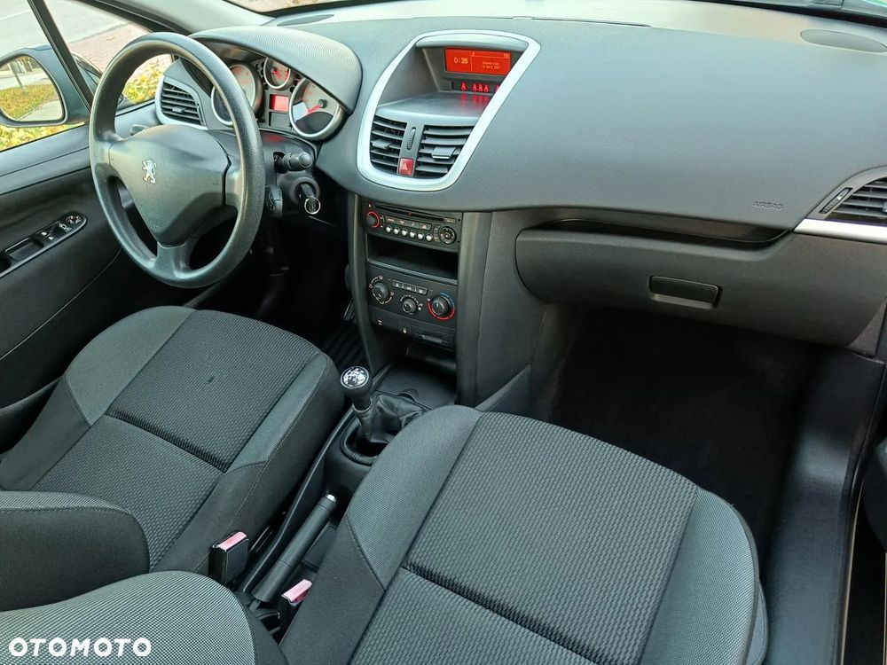 Peugeot 207 - 25