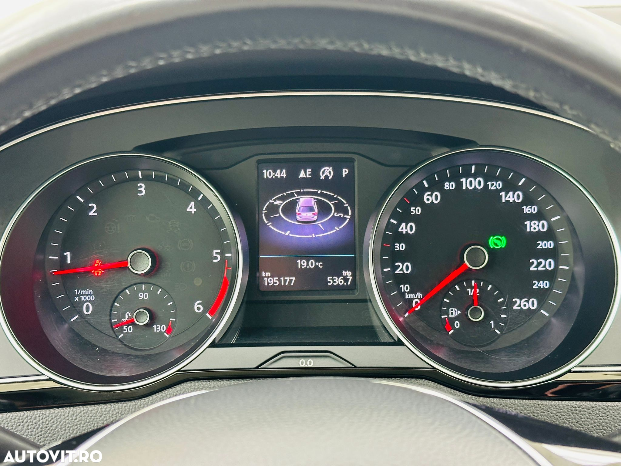 Volkswagen Passat Variant 1.6 TDI SCR DSG - 23
