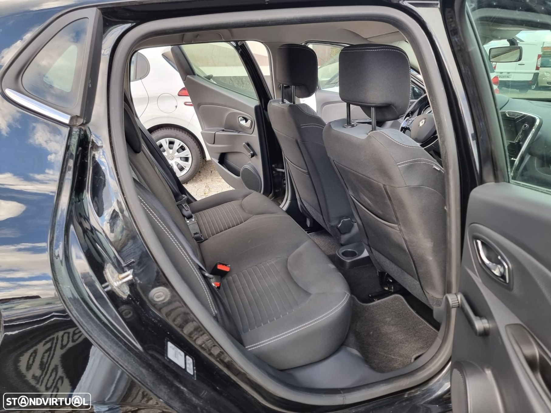 Renault Clio 1.5 dCi Dynamique S - 14
