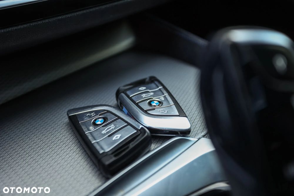 BMW Seria 5 520d xDrive Touring M Sport Edition - 30