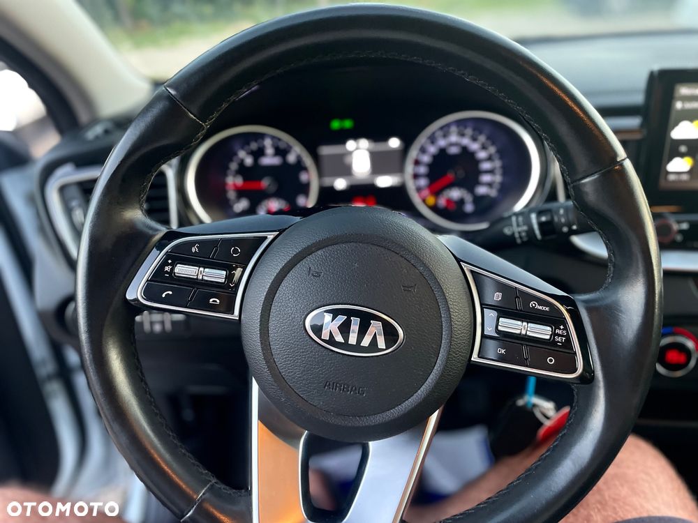 Kia XCeed 1.6 CRDi LAUNCH EDITION - 32