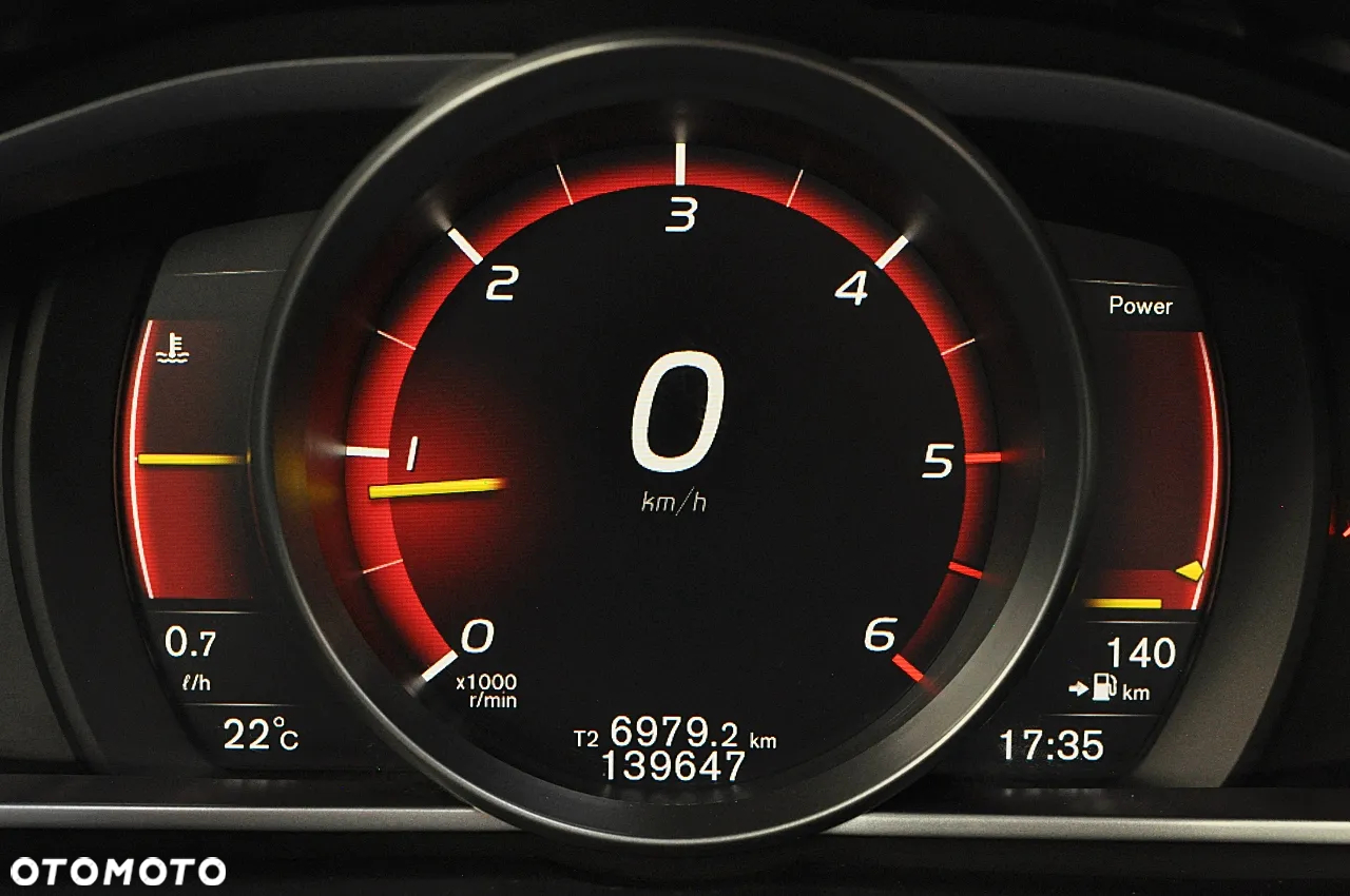 Volvo V40 D2 Momentum - 20