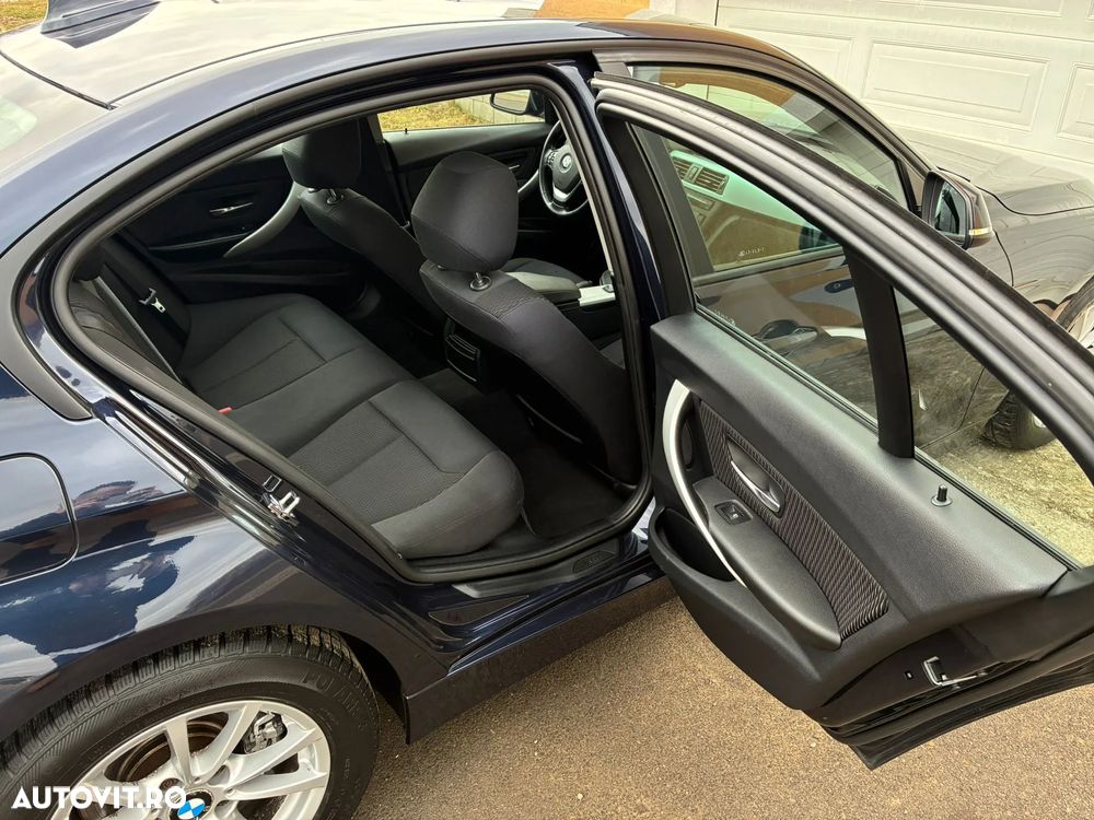 BMW Seria 3 320i Aut. - 21