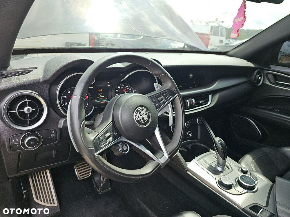 Alfa Romeo Stelvio 2.0 Turbo TI Q4 - 9