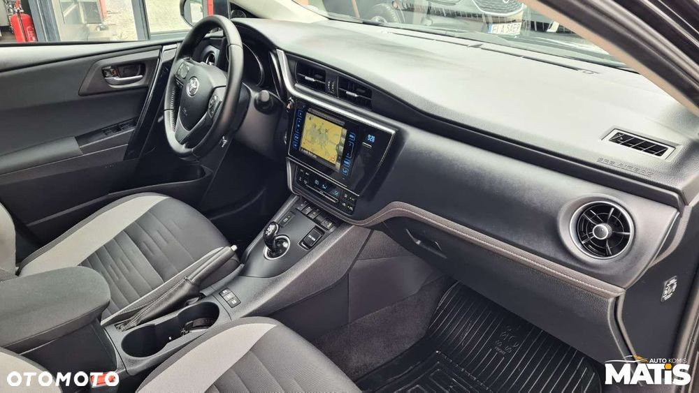 Toyota Auris - 8