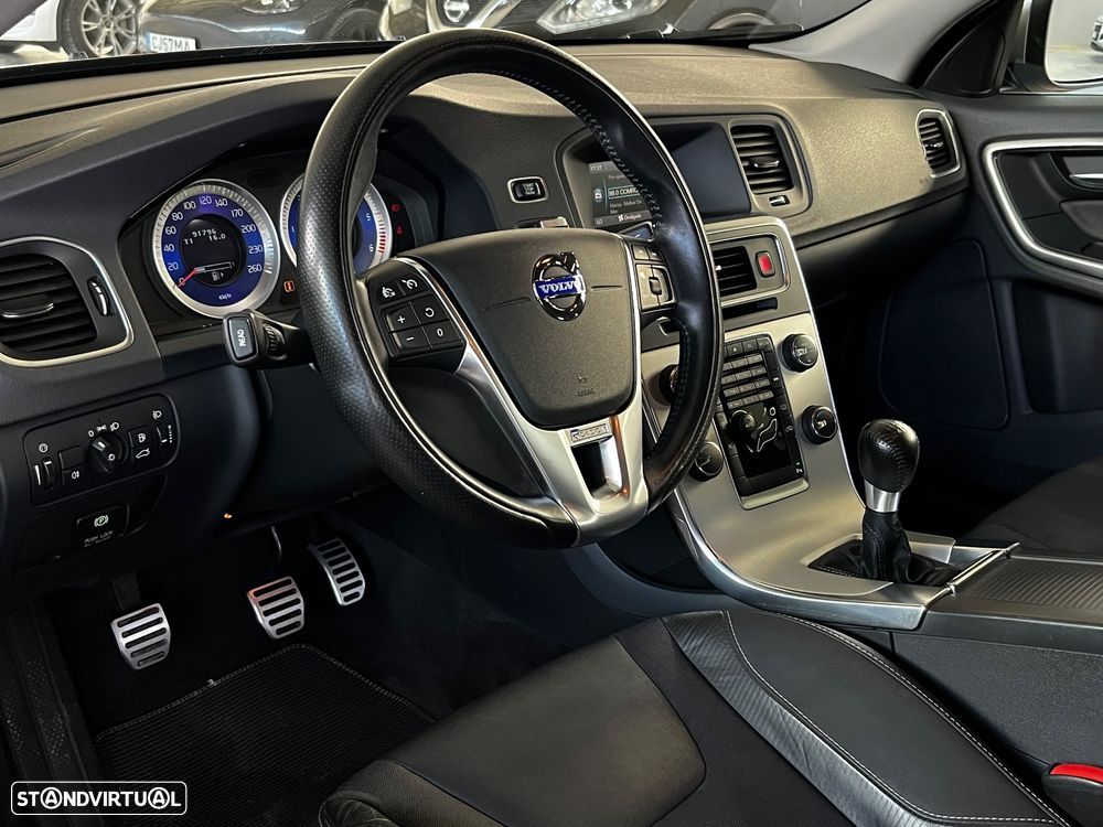 Volvo V60 2.0 D3 R-Design - 6
